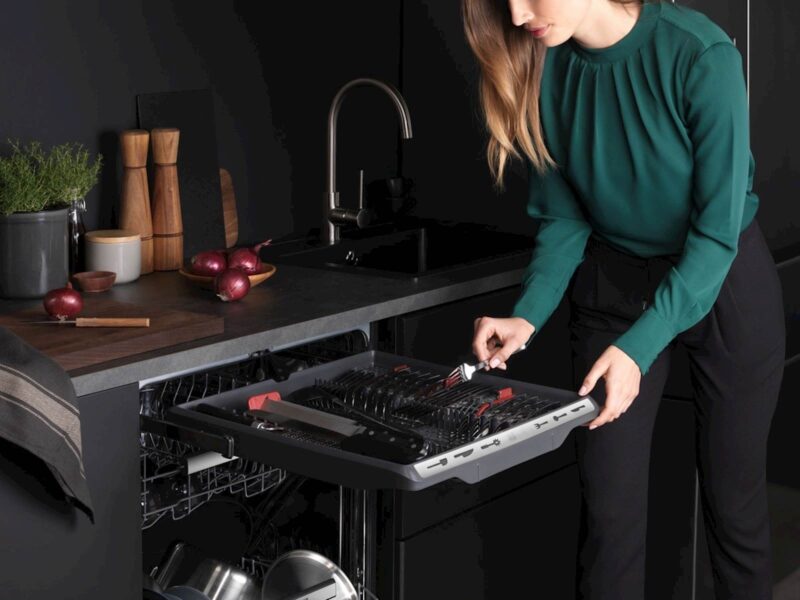 Vgradni pomivalni stroj AEG FSE73727P, 60 cm, inverter
