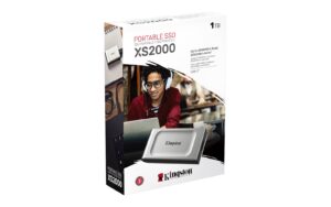 SSD Kingston prenosni 1TB XS2000, USB C 3.2, 2000/2000MB/s SSD Kingston prenosni 1TB XS2000, USB C 3.2, 2000/2000MB/s