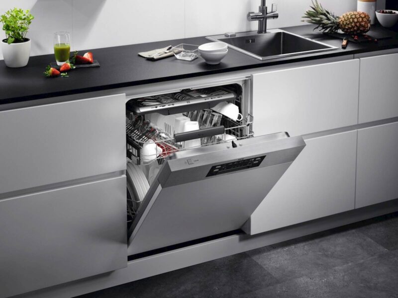Delno vgradni pomivalni stroj AEG FEE84706PM, 60 cm, inverter motor