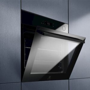 Vgradna pečica Electrolux EOC8P39WZ, piroliza, WiFi, parna 25%