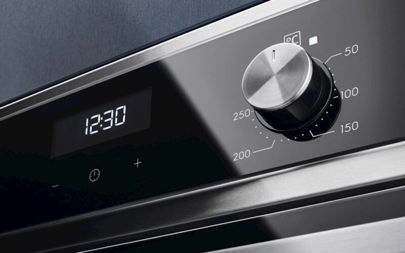 Vgradna pečica Electrolux EOF5H40BX, SurroundCook
