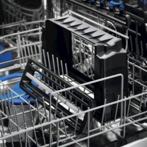 Vgradna kuhalna plošča Electrolux z integrirano napo KCC83443