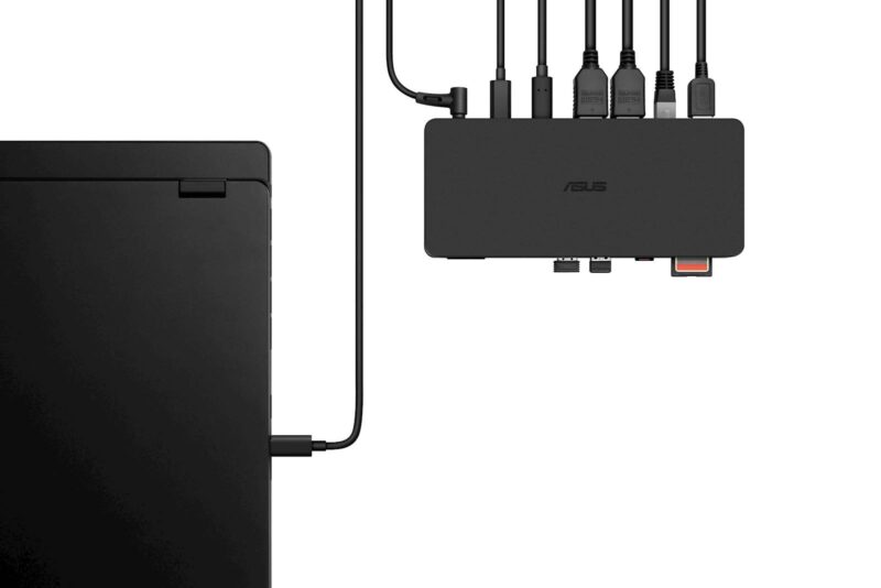 ASUS priklopna postaja ASUS Triple 4K Thunderbolt 4  Dock DC500