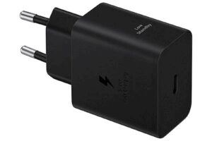 SAMSUNG ADAPTER HITRI + KABEL TYPE-C to TYPE-C 45W BLACK SAMSUNG ADAPTER HITRI + KABEL TYPE-C to TYPE-C 45W BLACK