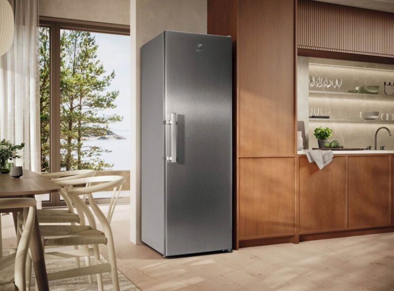 Hladilnik Electrolux LRS3DE39U, enovrtani, 186 cm