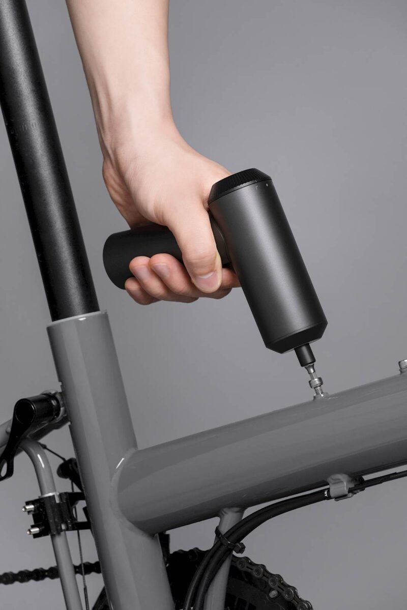 Xiaomi Mi Baterijski izvijač, 200rpm, 5NM, 2000mAh baterija, jekleni nastavki Xiaomi Mi Baterijski izvijač, 200rpm, 5NM, 2000mAh baterija, jekleni nastavki