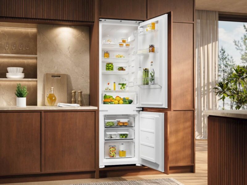Vgradni komb. hladilnik Electrolux ENS3SE18S, Low Frost