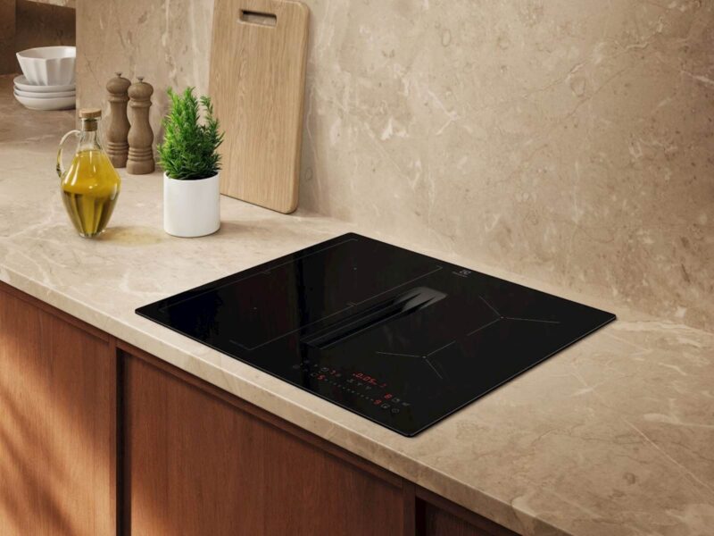 Vgr. plošča Electrolux z integrirano napo ECC63410CB